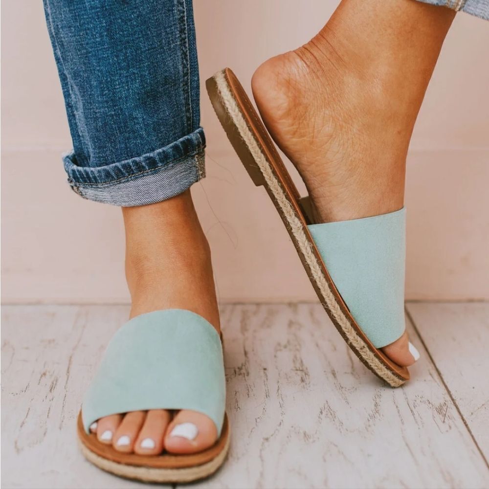 BRAND NEW ARIZONA LUPA SLIP-ON WOMEN"S FLAT LUPA SANDAL